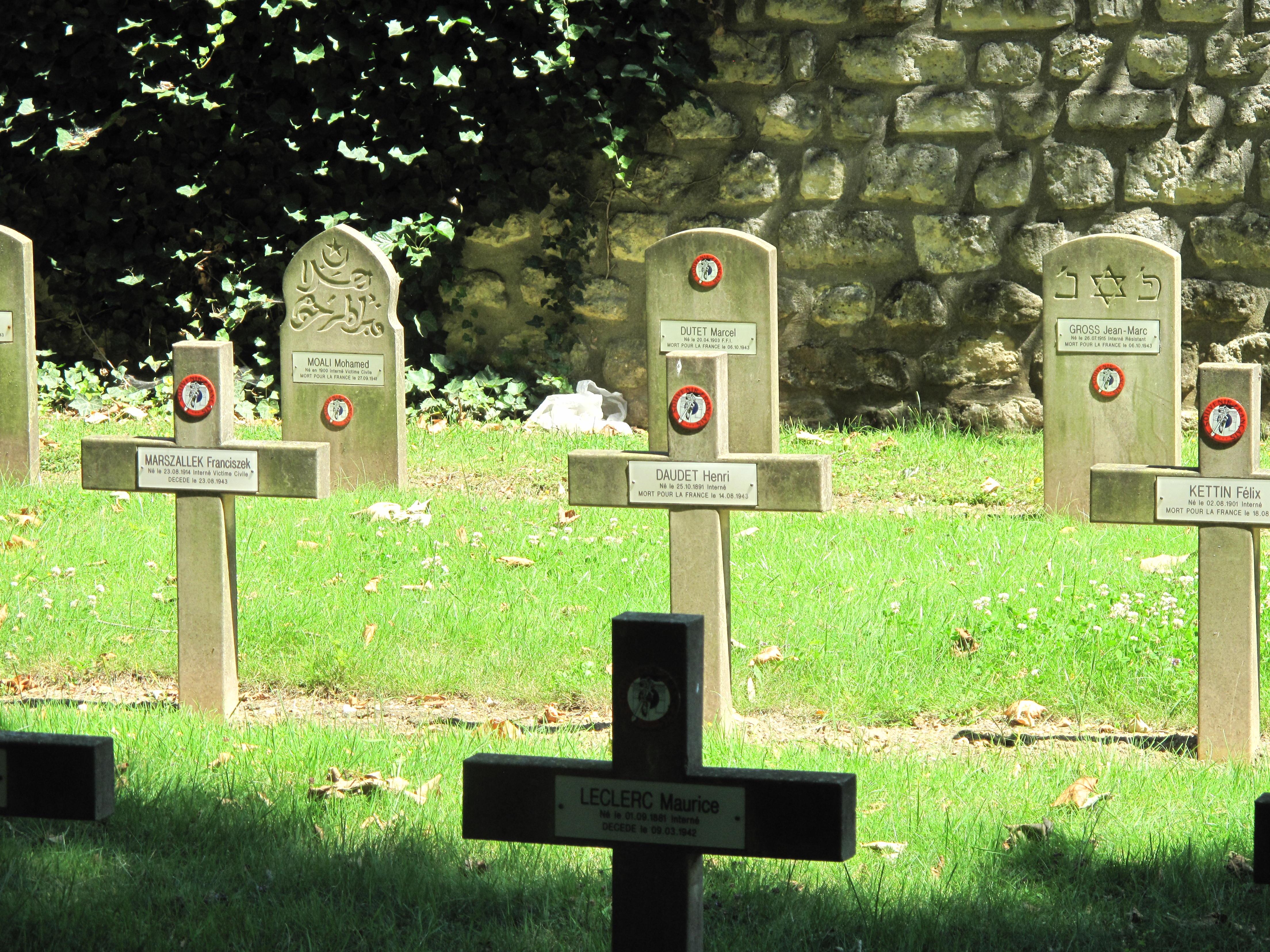Cemetery of Ivry-sur-Seine (Val-de-Marne, France)